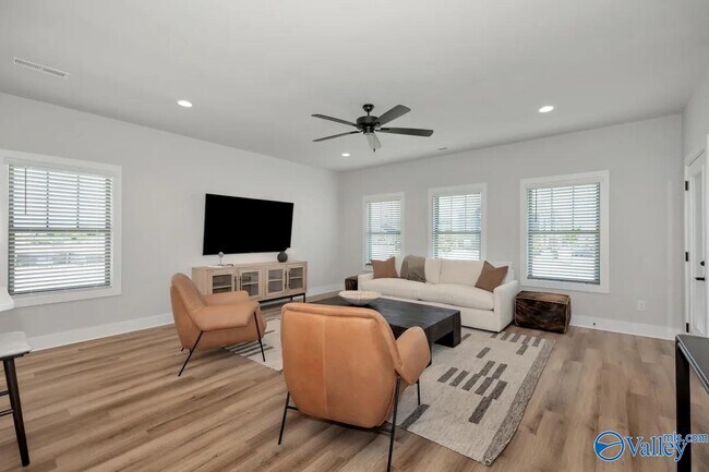 Building Photo - 80 Mountain Vis Cir