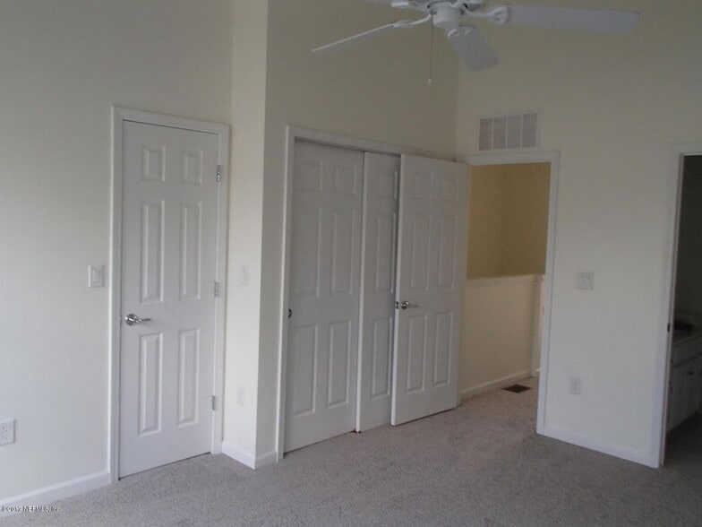 Building Photo - 8125 Summergate Court