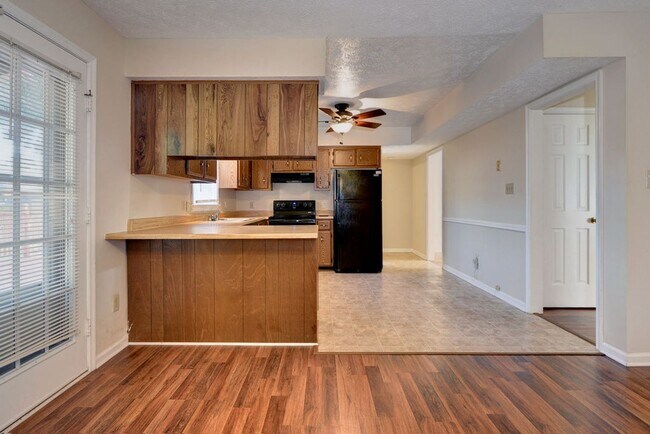 Building Photo - Spacious single family home in Westview Lakes.