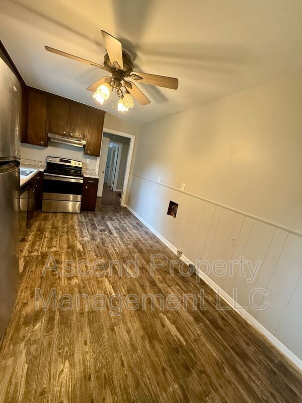 Building Photo - 5514 Rosemont Dr