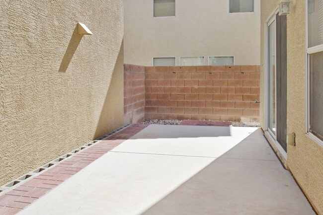 Building Photo - SOUTHWEST - 2 STORY HOME - 89178