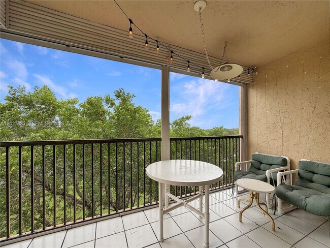 Building Photo - 3300 W Rolling Hills Cir