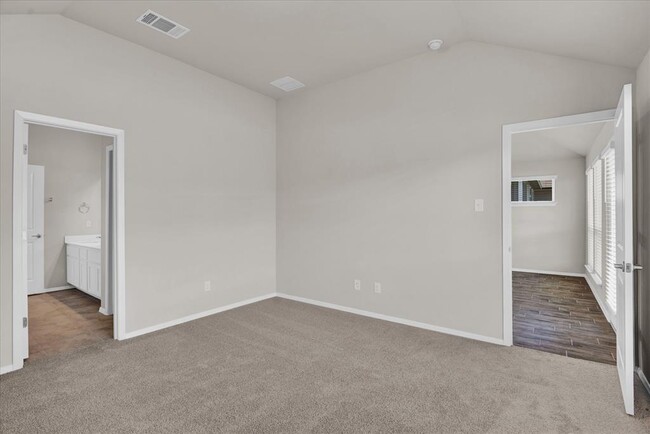 Building Photo - 216 Shugart St