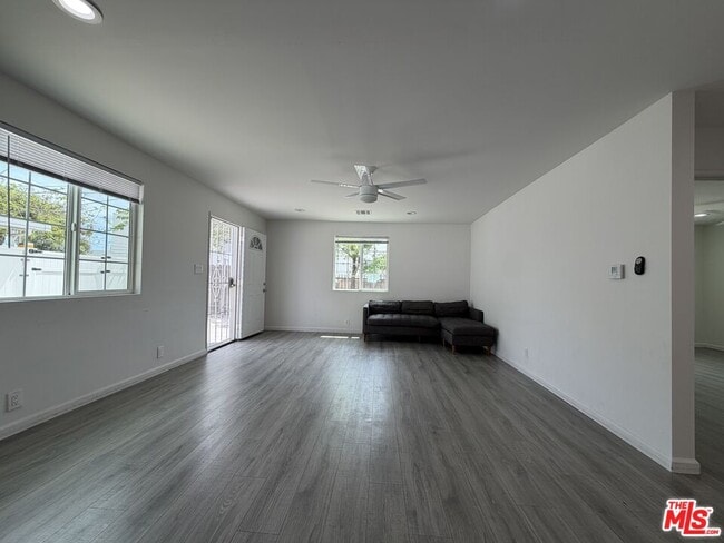 Building Photo - 18601 Hiawatha St