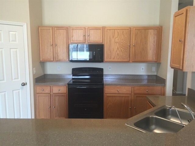 Building Photo - 4406 Hanging Moss Dr