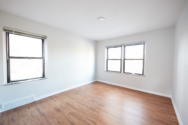 Building Photo - 909 Concordia Ln