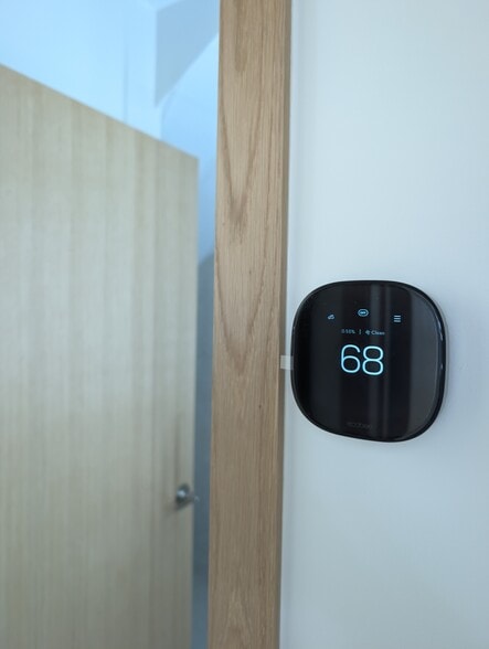 Building Photo - 6330 Mary Ellen Ave