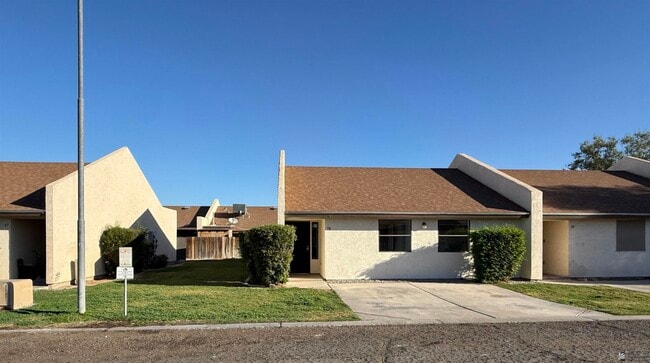 Building Photo - 2776 S Ave 2 1/2 E