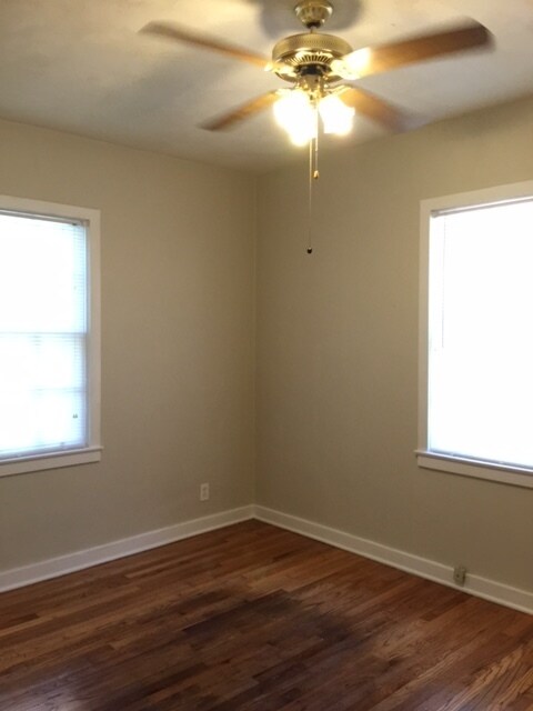 Building Photo - Midtown 2/1 Garage