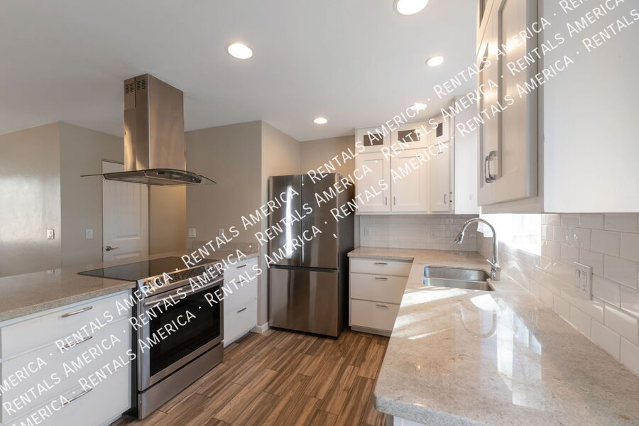 Building Photo - 2558 E Alta Vista St