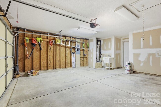 Building Photo - 13114 Woodland Farm Dr