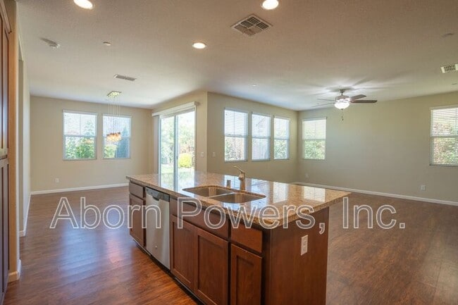 Building Photo - 7048 Greenford Way