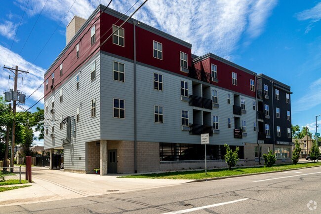 Building Photo - The Fourth Quarter