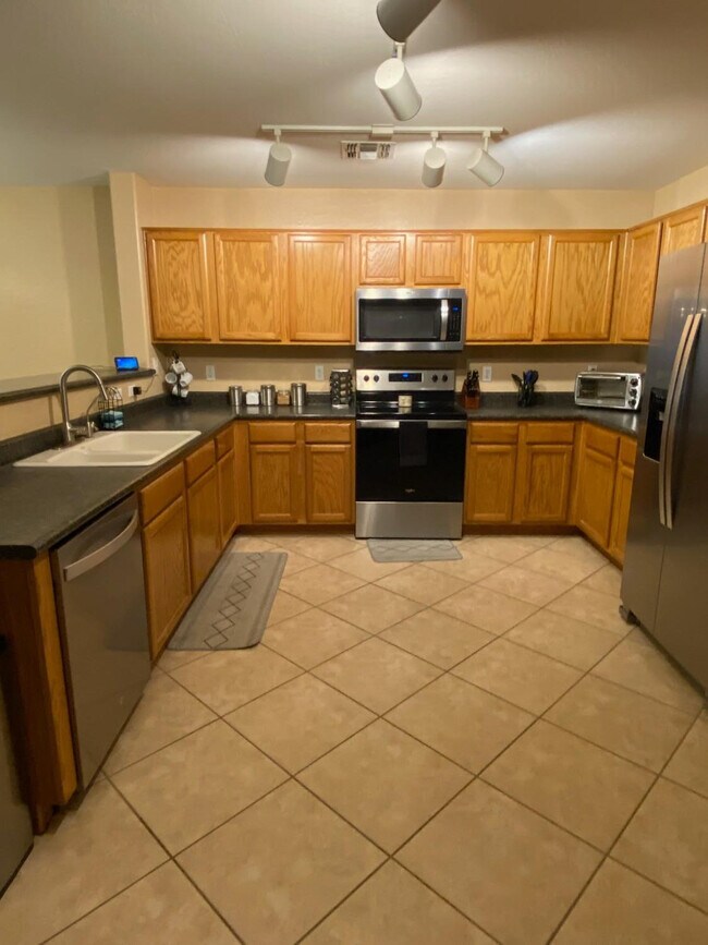 Building Photo - 6932 S Morning Dew Ln