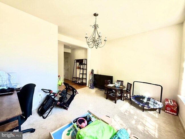 Building Photo - 43661 Evening Primrose Ct