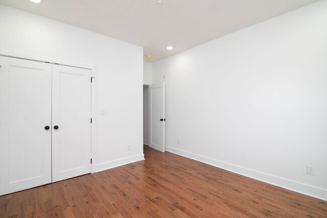 Building Photo - 3033 W Diamond St