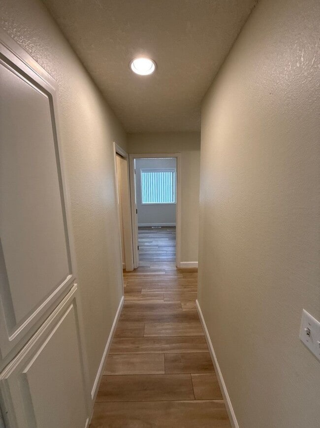 Building Photo - 5512 Murray St SE