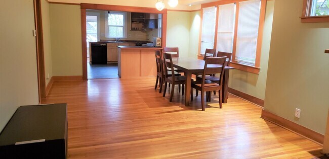 Building Photo - 2 Weeks Free! Classic Portland Charm with Sunroom and Deck in the Heart of SE, Garbage and Gas In...