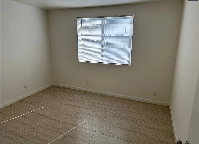 Building Photo - 8233 W Avenue E12