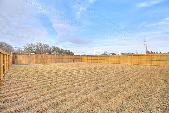 Building Photo - 7510 Sable Creek Dr
