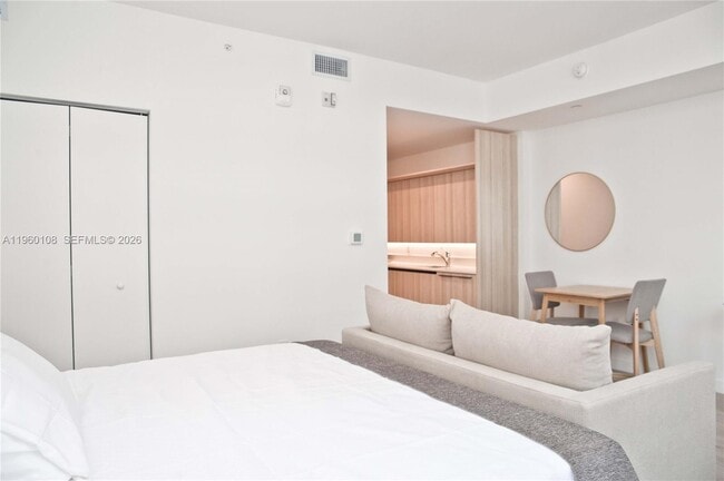 Building Photo - 225 N Miami Ave