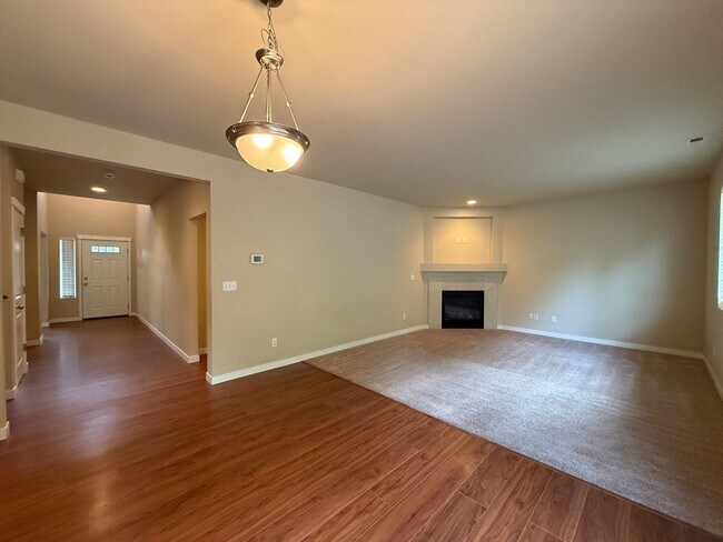 Building Photo - Beautiful 2-Story Monroe Home - Avail 8/20!