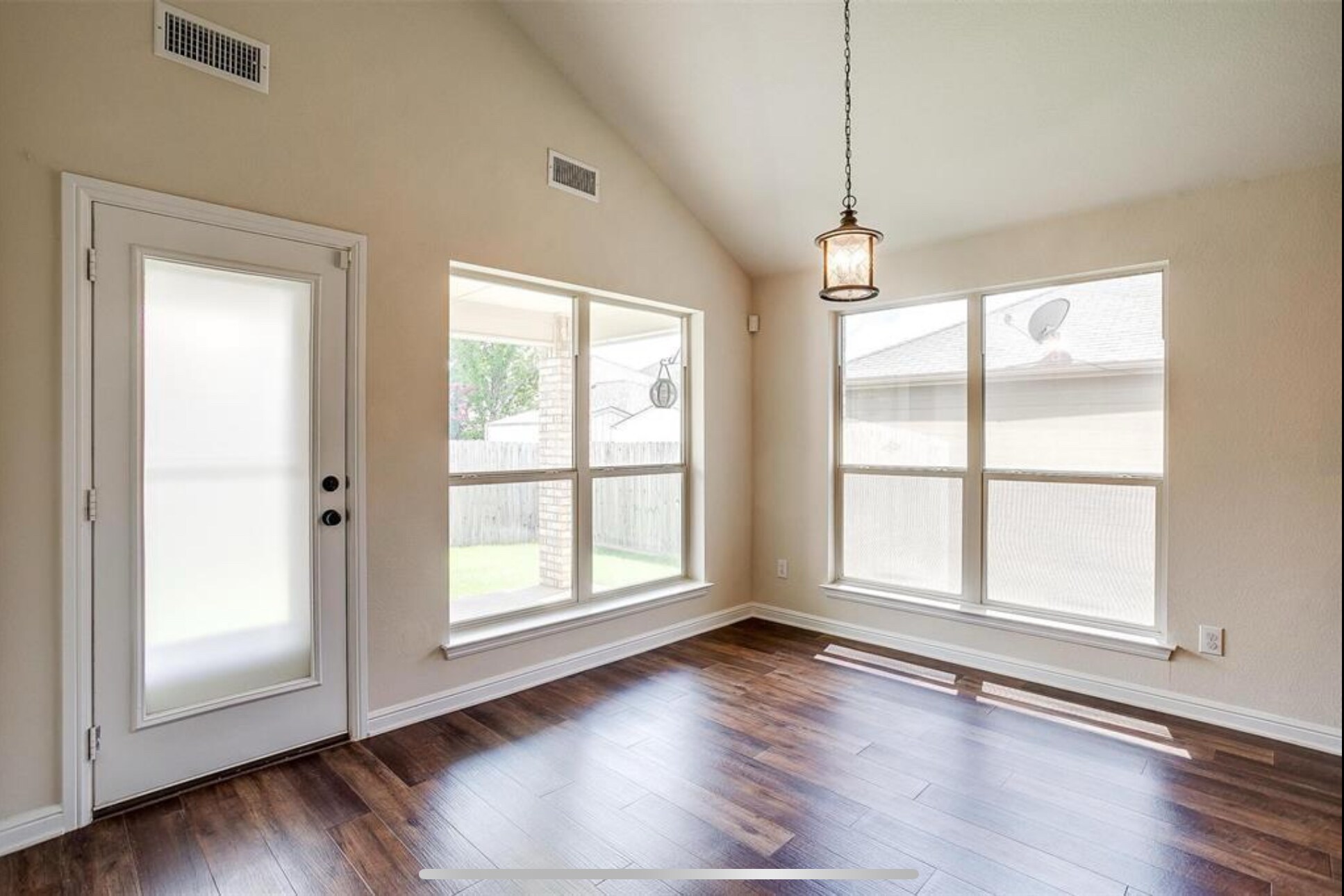 Building Photo - 429 Foxcraft Dr