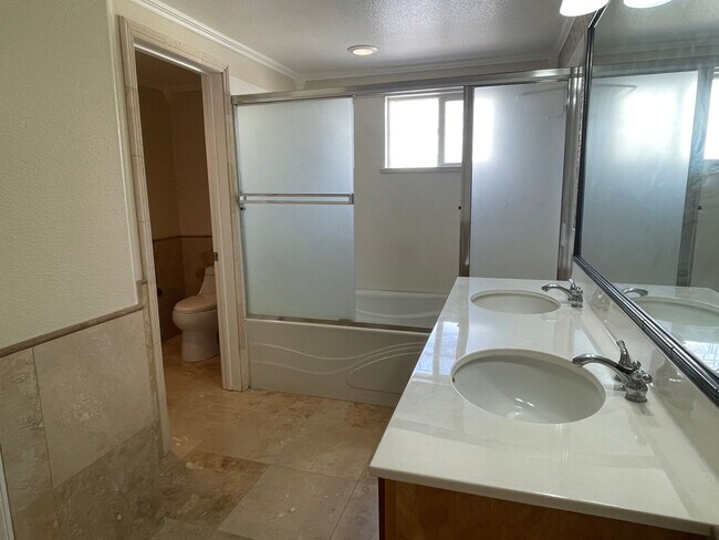 Building Photo - Clean, Classic Contemporary 3 Bedroom + 2 Bath Townhouse Style Home Near Downtown Campbell & Will...