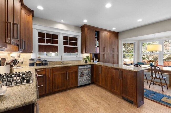 Building Photo - 3 Bed 2.5 Bath Home for Rent in Norfolk!