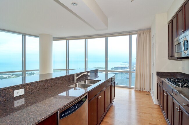 Building Photo - 1211 S Prairie Ave