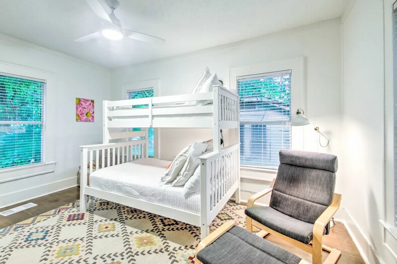 Building Photo - 1117 Kenwood Pl