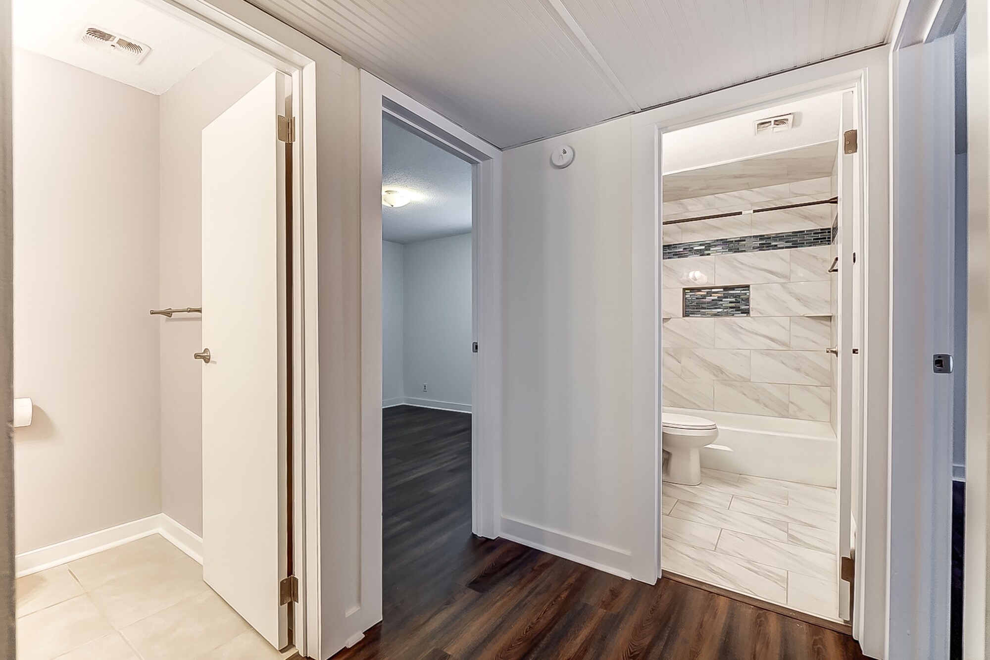 Building Photo - 2600 Park Rd