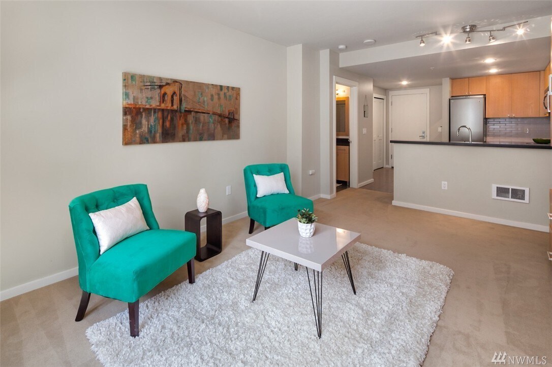 living area is unfurnished - 76 Cedar St