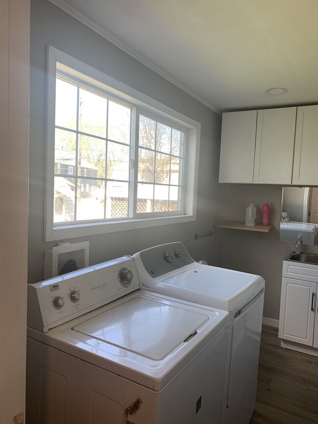 Building Photo - 64 Bidlack St