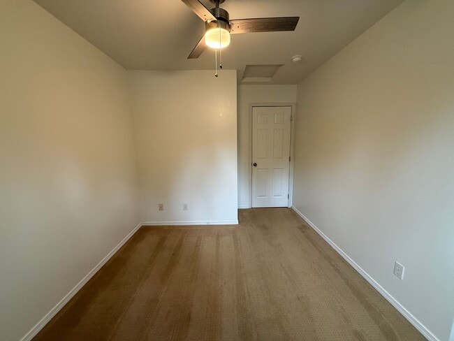 Building Photo - Beautiful Split-Entry 4 Bed 3 Bath Home Fully Fenced Yard
