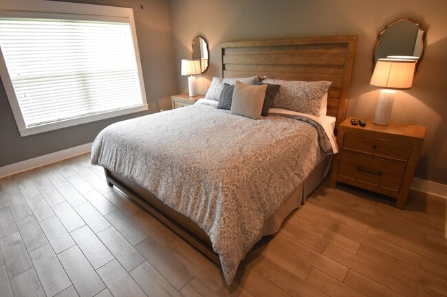 Building Photo - Luxurious 4 Bedroom 2.5 Bathroom in the Heart of Fayetteville, Arkansas!!