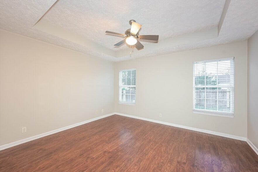 Building Photo - 3012 Wellington Pl