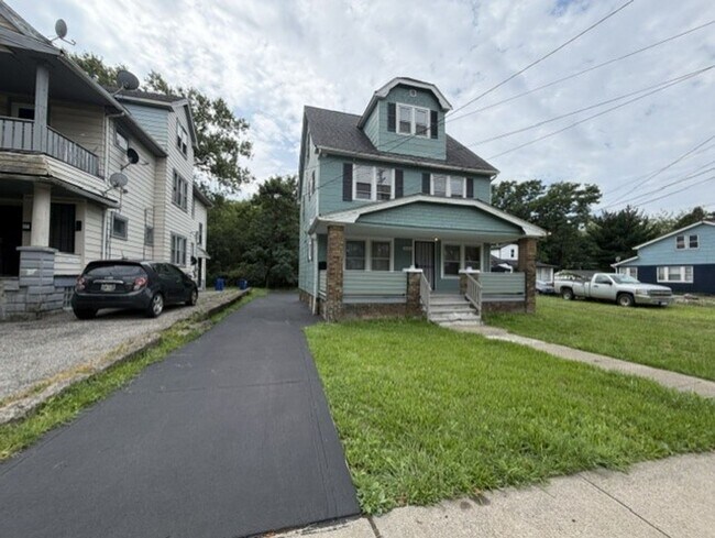 Building Photo - 11402 Avon Ave