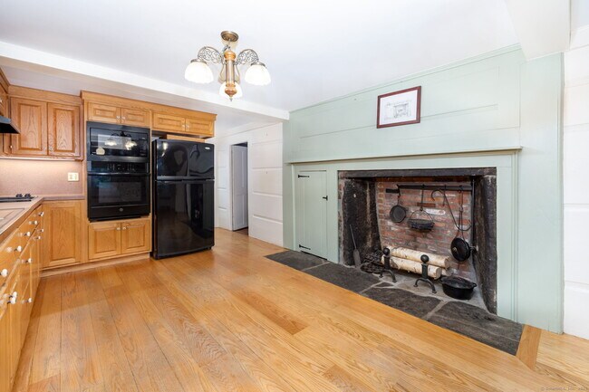 Building Photo - 73 Westledge Rd