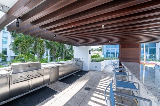 Building Photo - 1155 N Gulfstream Ave