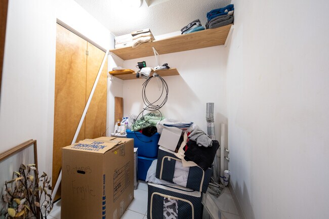 Building Photo - 1039 Fillmore Cir NE