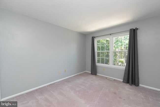 Building Photo - 178 Kettlebrook Dr