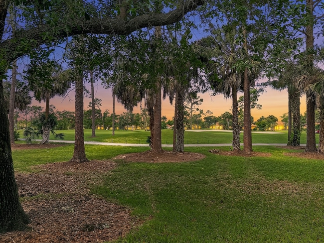 Building Photo - Beautifully furnished 2BR/2BA first-floor condo