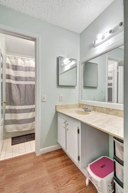 Building Photo - 7627 Courtyard Run W