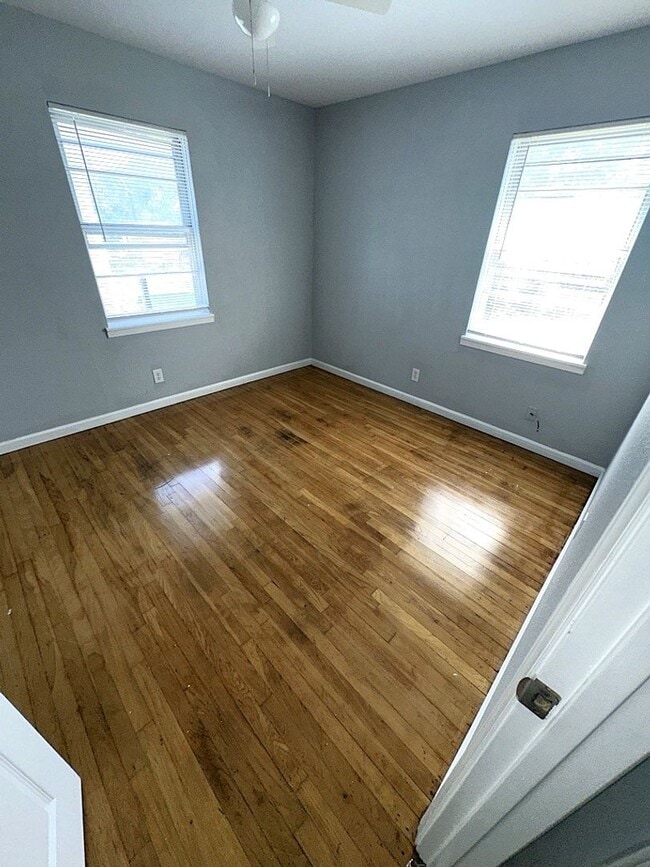 Building Photo - NEW IN MANAGEMENT - AVAILABLE NOW! $100 OFF MOVE IN SPECIAL