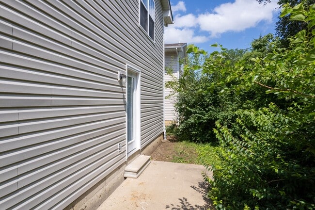 Building Photo - 1620-1622-1622 Juniper Dr