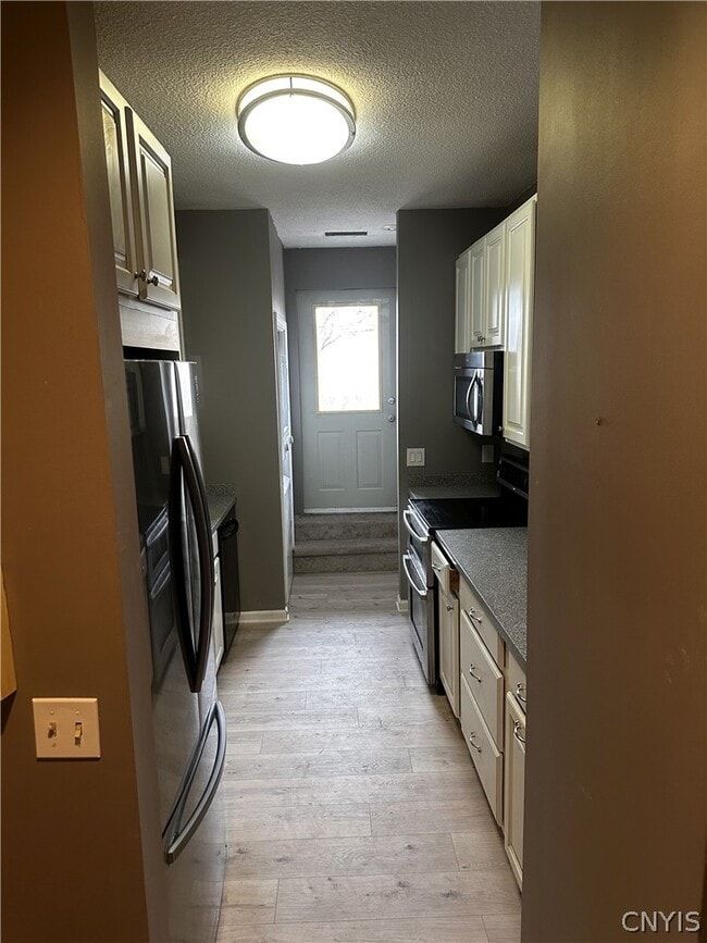 Building Photo - 10 Foery Dr