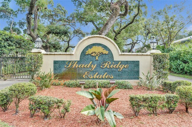 Building Photo - 3909 SW 54th St