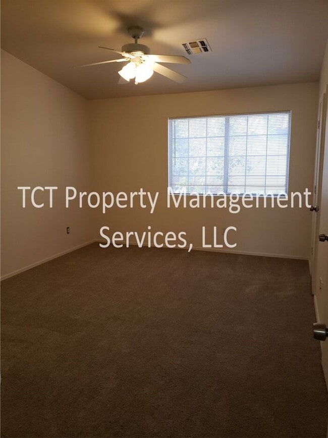 Building Photo - Cozy Two Bedroom Condo in Chandler!