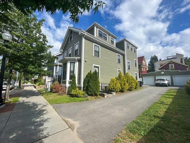 Building Photo - 191 Western Ave